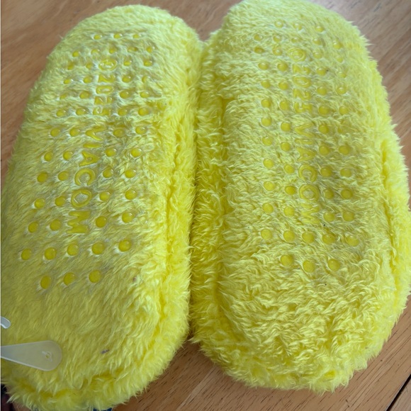Nickelodeon Yellow SpongeBob woman’s Slippers 7/8 new - Picture 3 of 4